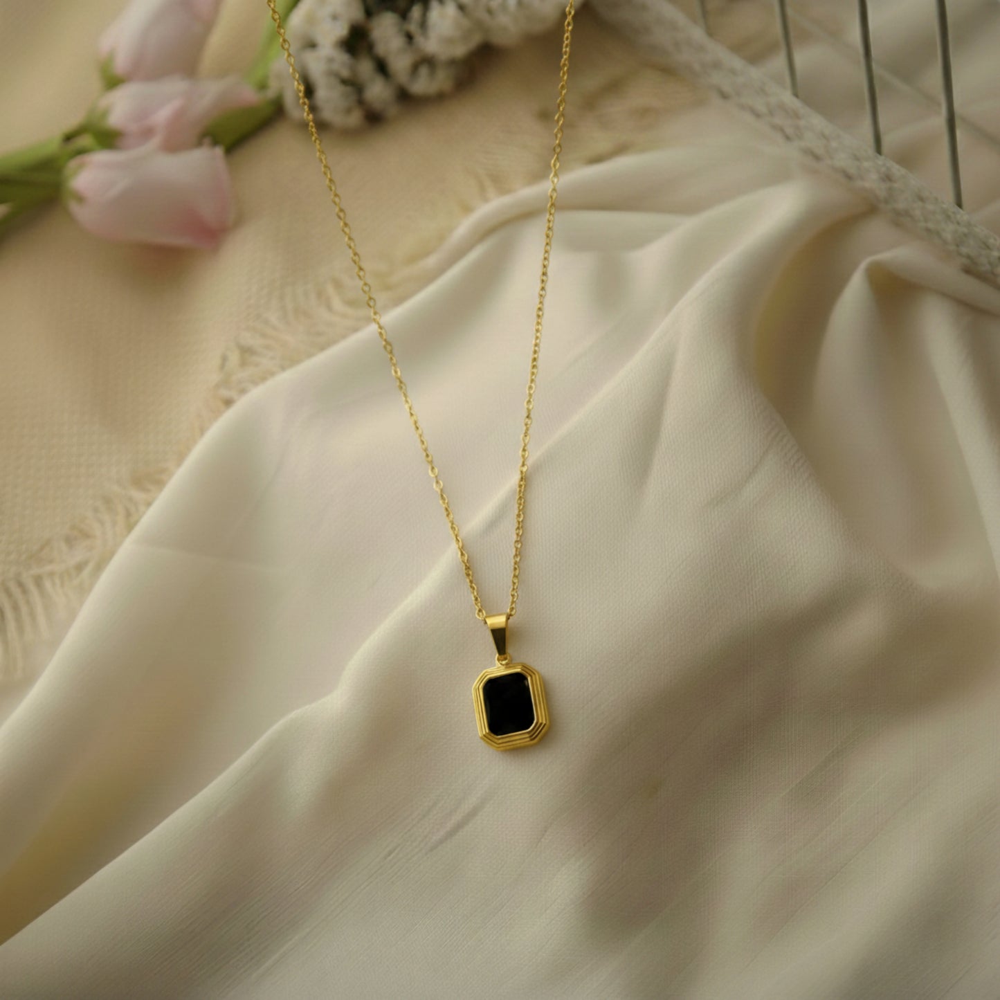 Black Emrald Square Necklace