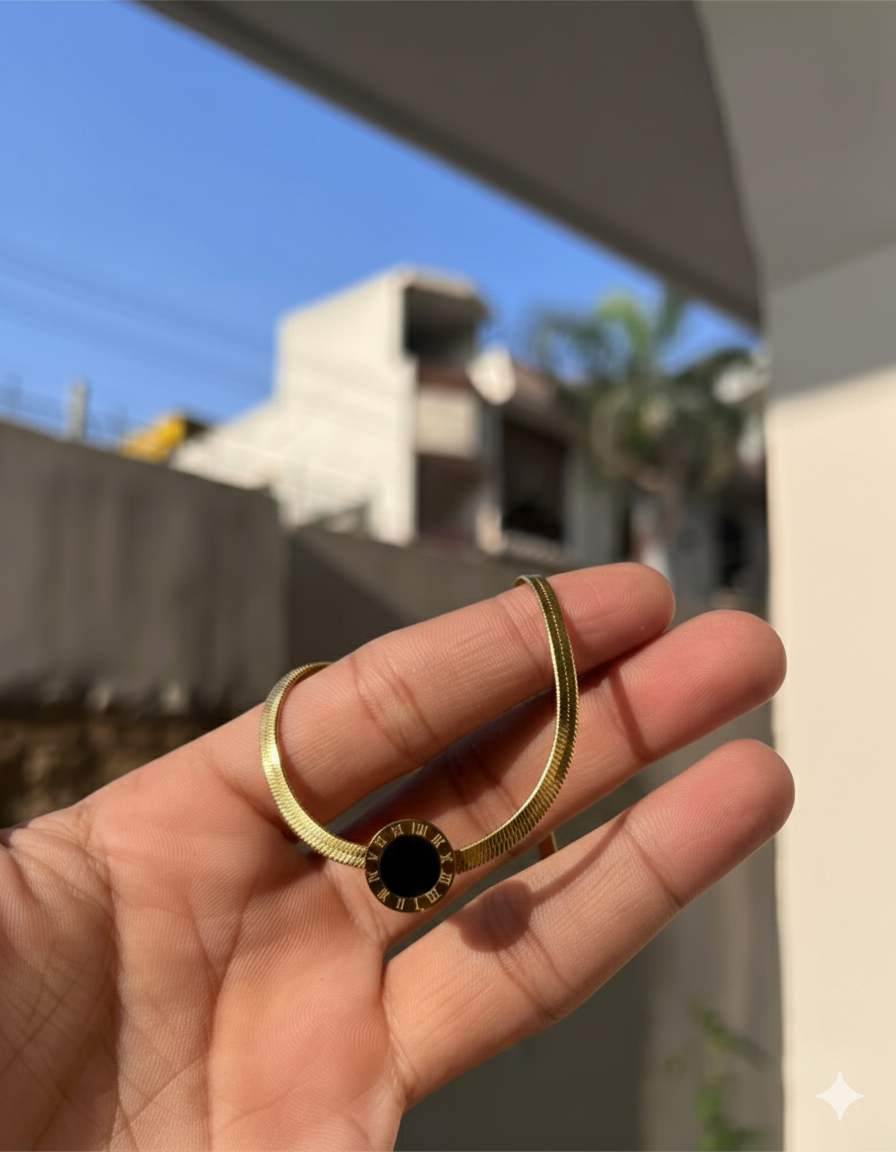 Black Moon Necklace House Of Fashion