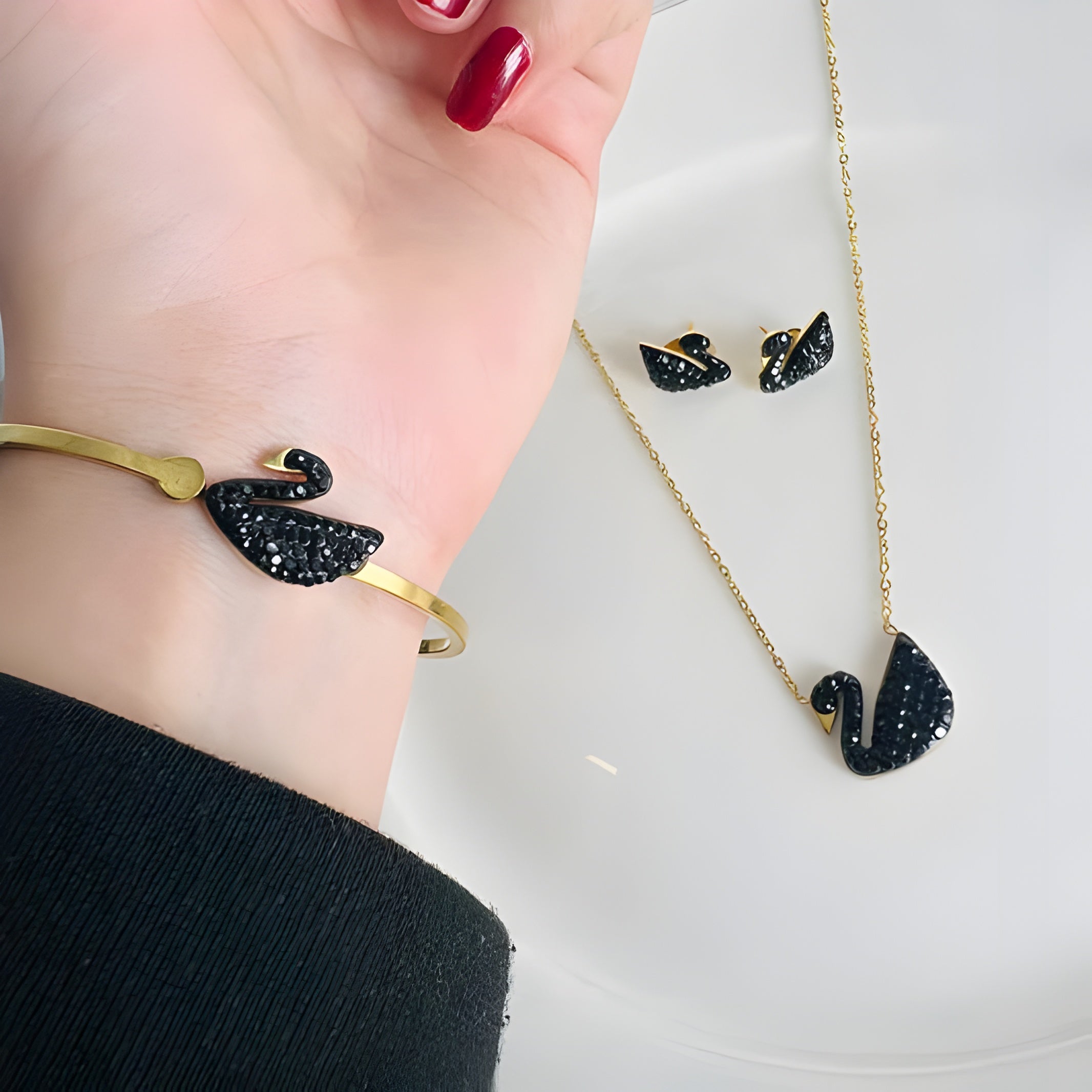 Swan Stainless Steel Set House Of Fashion