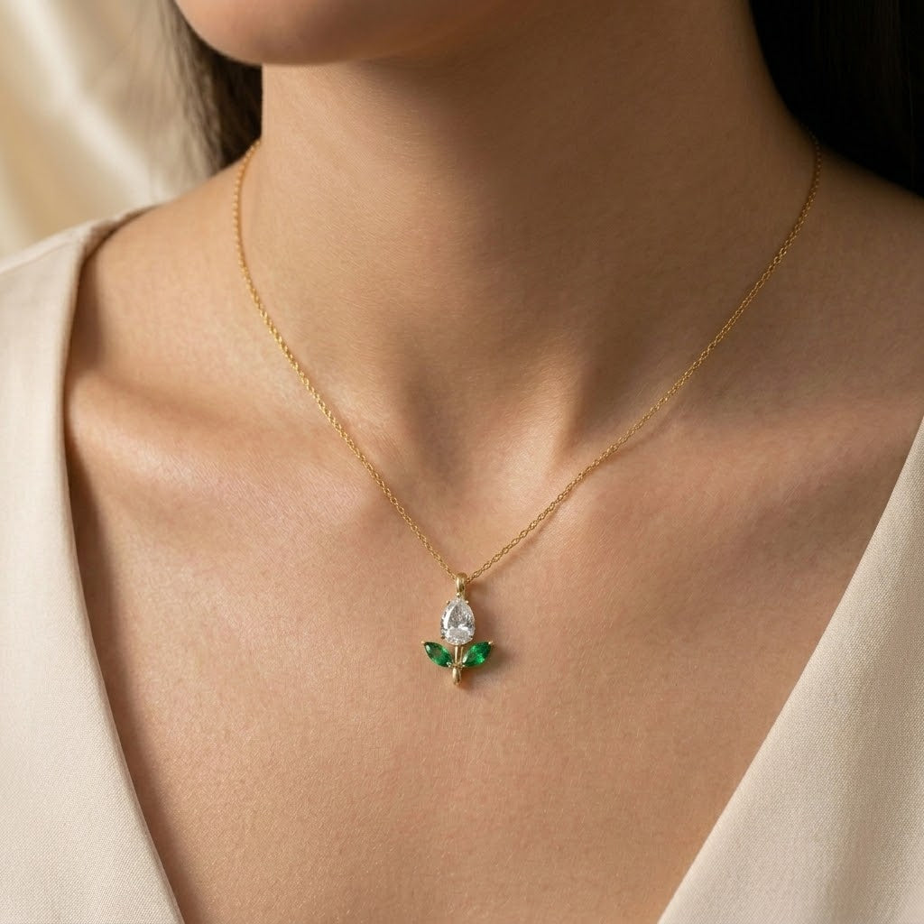 Rose Necklace White X Green