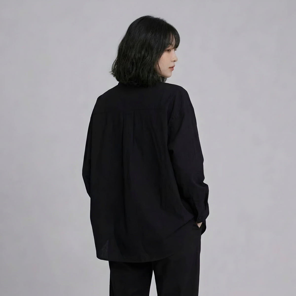 WOMEN'S BLACK BUTTON-UP SHIRT