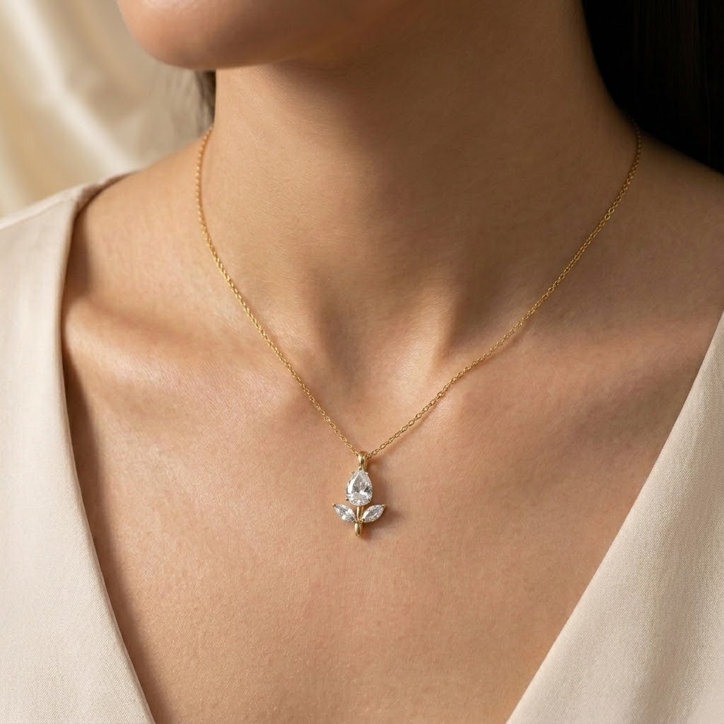 Rose Necklace White