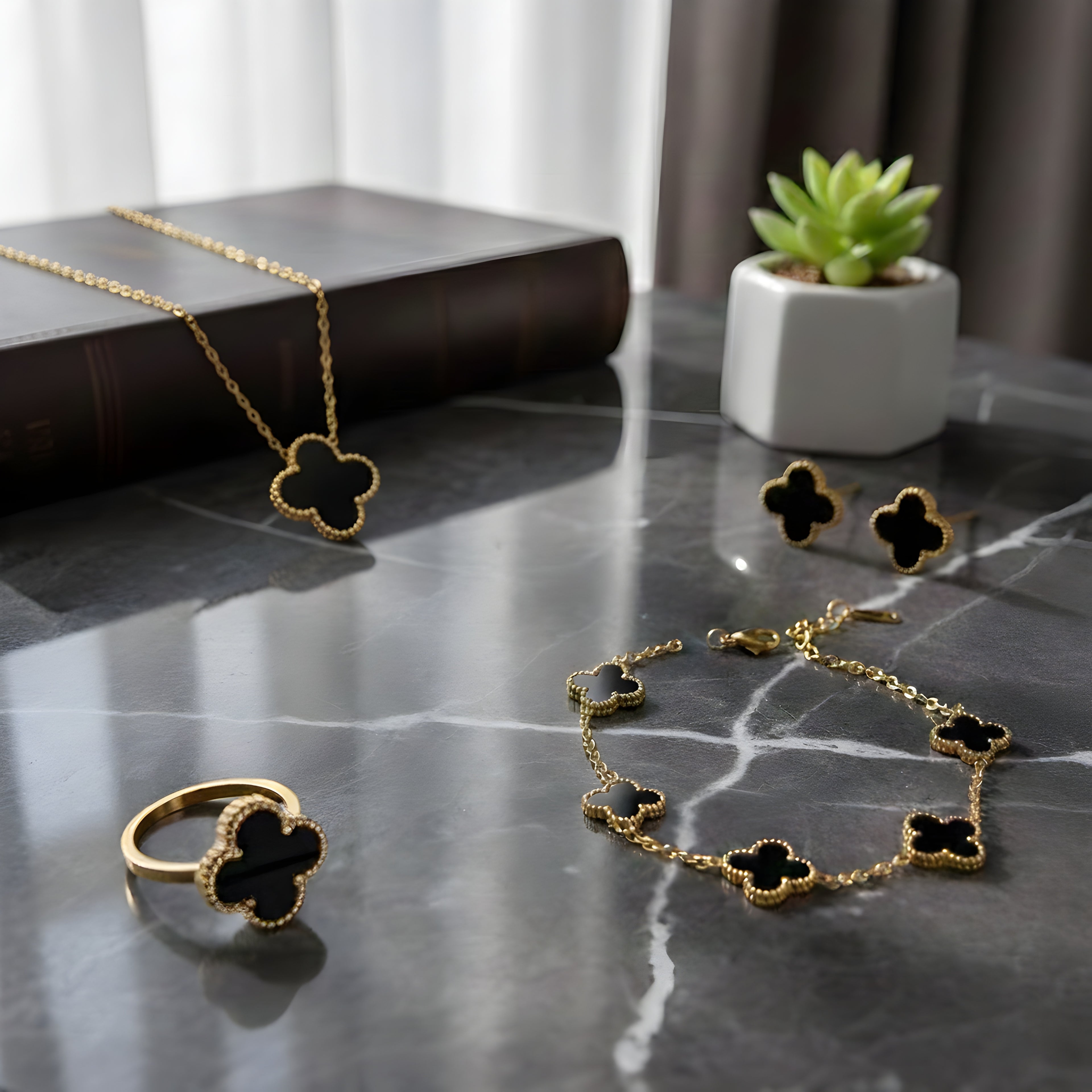 Clover (4) Jewellery Set (Adjustable Ring) House Of Fashion