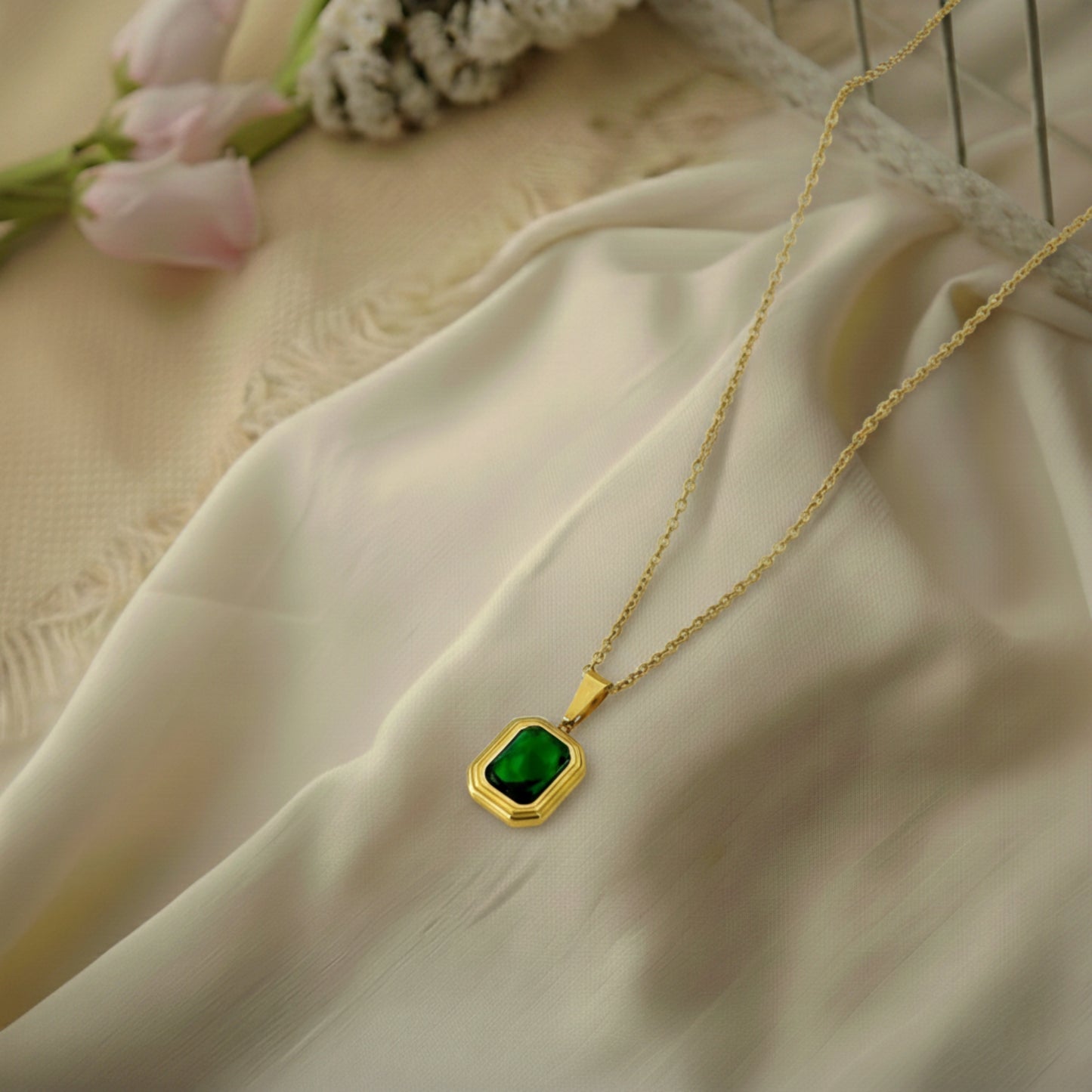 Green Emrald Square Necklace